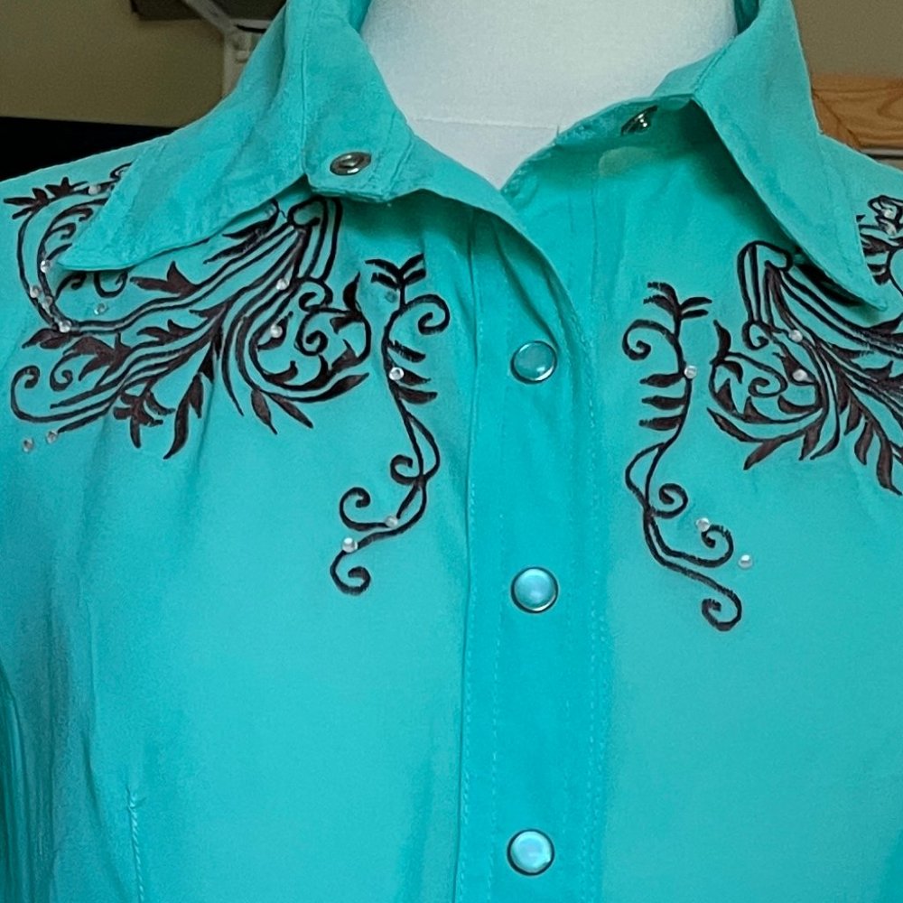 RODEO REBEL SHEER TURQUOISE RETRO WESTERN NWT SNAP SHIRT. M